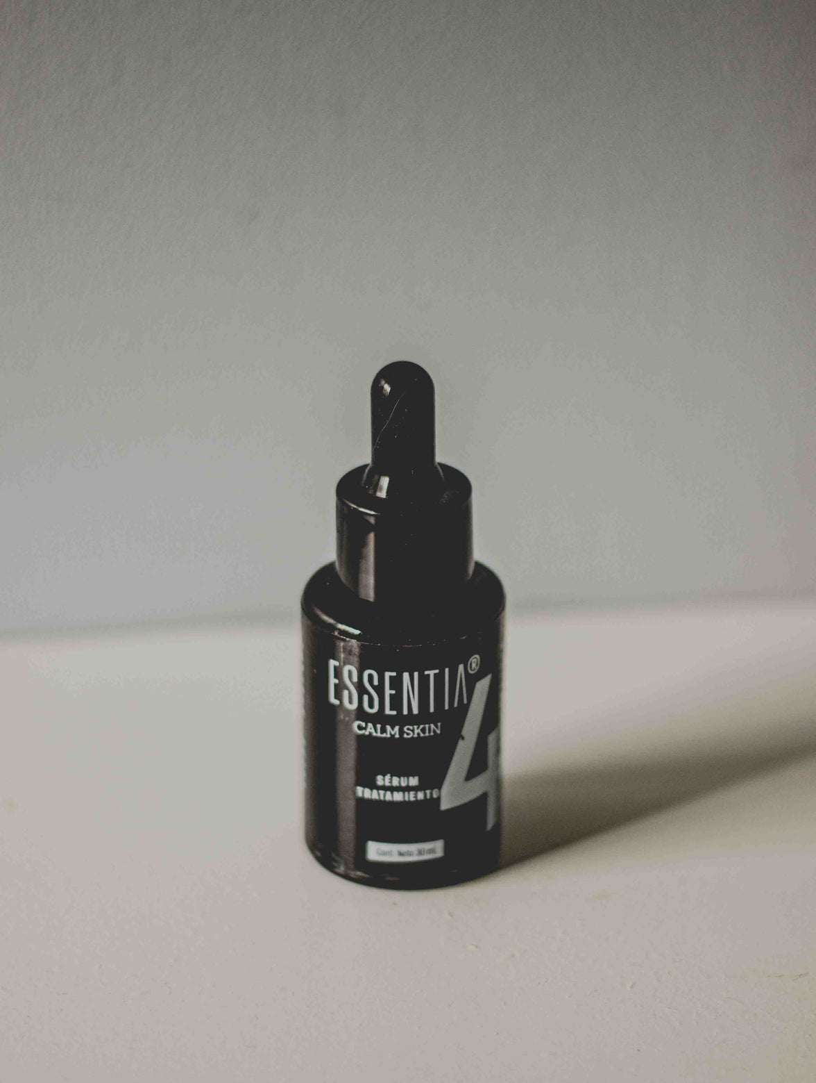 Sérum Tratamiento CALM Skin — Essentia